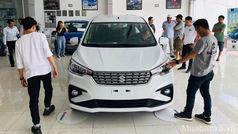 Kinh Nghiệm Cho Người Mới Mua Xe Ô Tô Lần Đầu: Hướng Dẫn Toàn Diện Từ A-Z