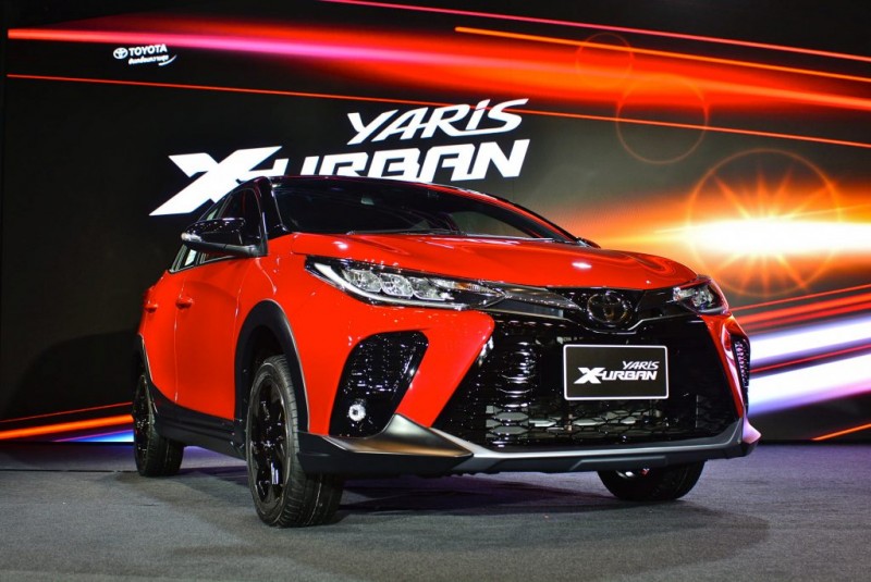 Chiêm ngưỡng Toyota Yaris X-Urban có giá bán 668 triệu đồng cạnh tranh với Mazda2