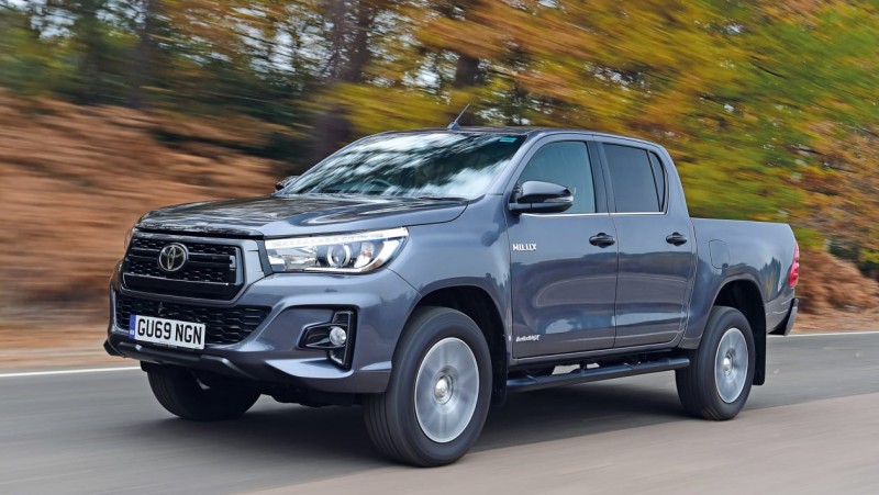 Sắp ra mắt: Toyota Hilux 2021 mới 'bất khả chiến bại'