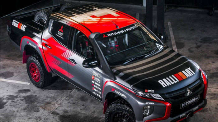 Ra mắt  Mitsubishi Triton Ralliart , đối thủ cạnh tranh Ford Ranger Raptor