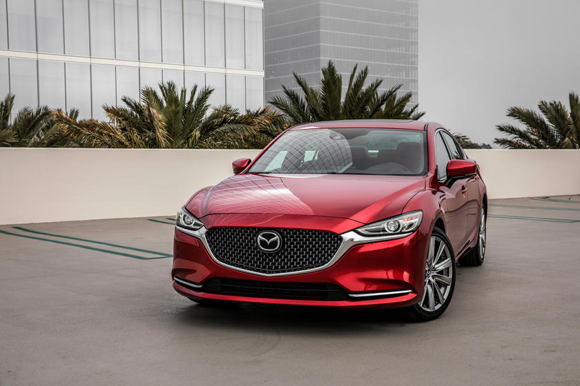 Mazda 6 nên chọn phiên bản 2.0L hay 2.5L Premium?