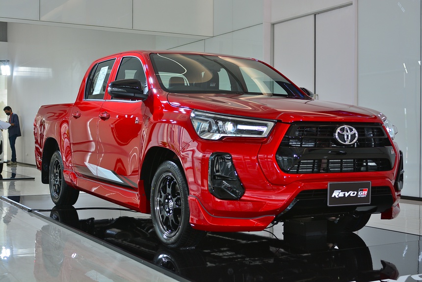 Toyota Hilux GR Sport 2021 ra mắt tại Thái Lan, dân 
