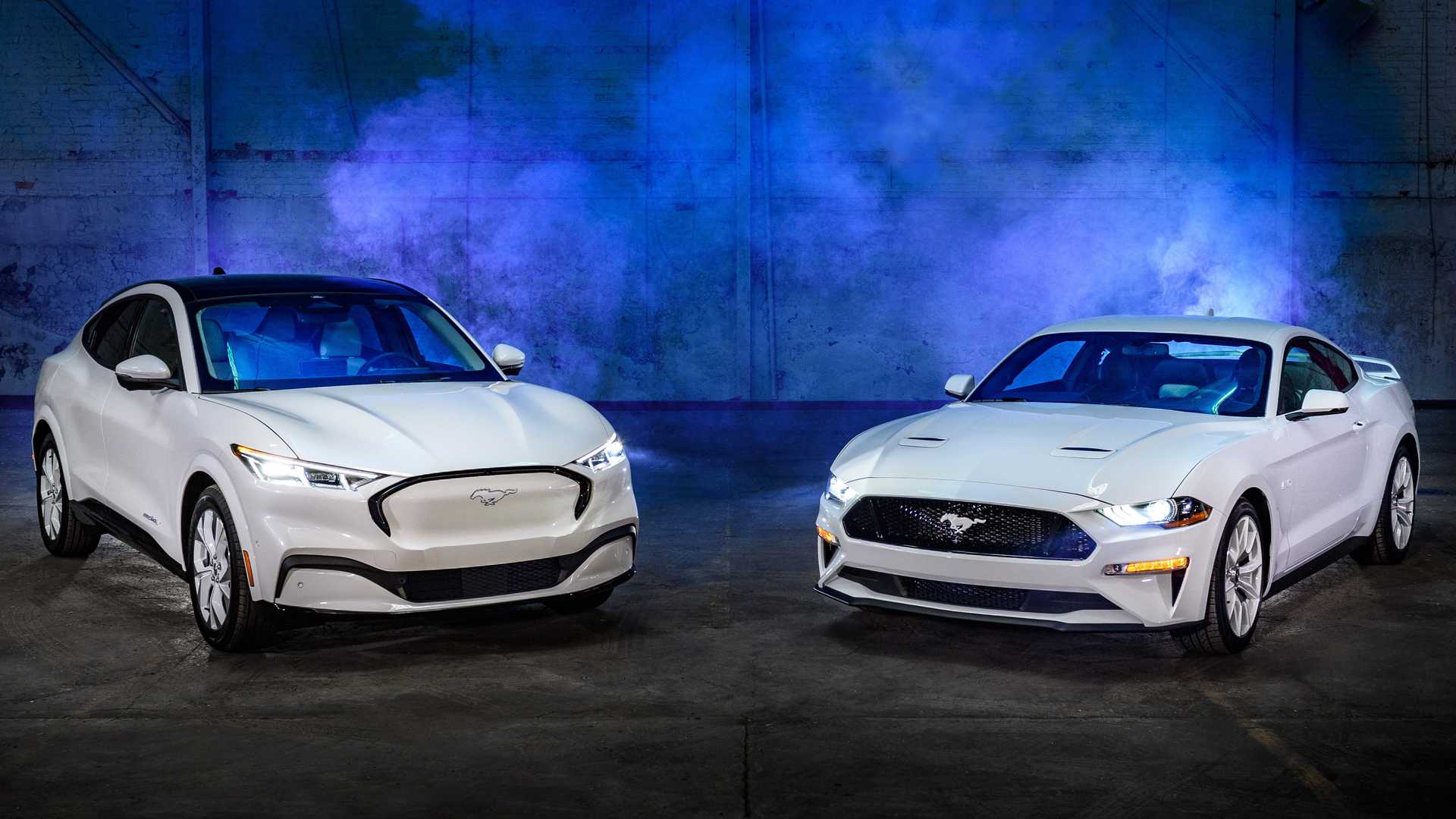 Ford ra mắt 2 phiên bản Mustang Ice White Edition - Diện mạo nổi bật, nội thất đẳng cấp