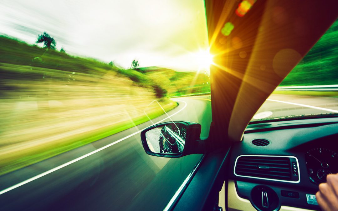 Những kinh nghiệm hữu ích giúp chống chói mắt khi lái xe vào ban ngày