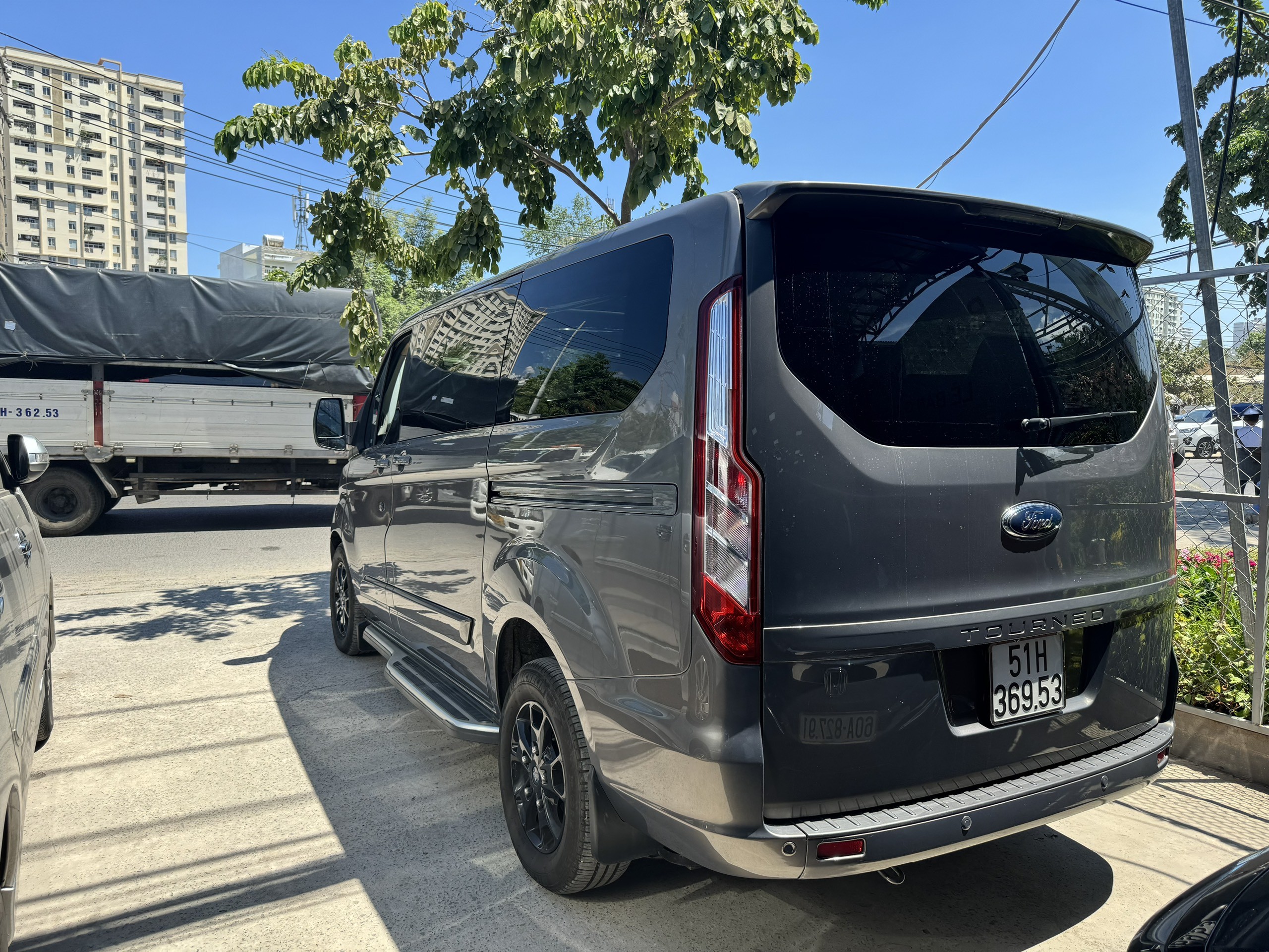 cần bán xe Ford Tourneo limousine 2.0 AT đời 2020