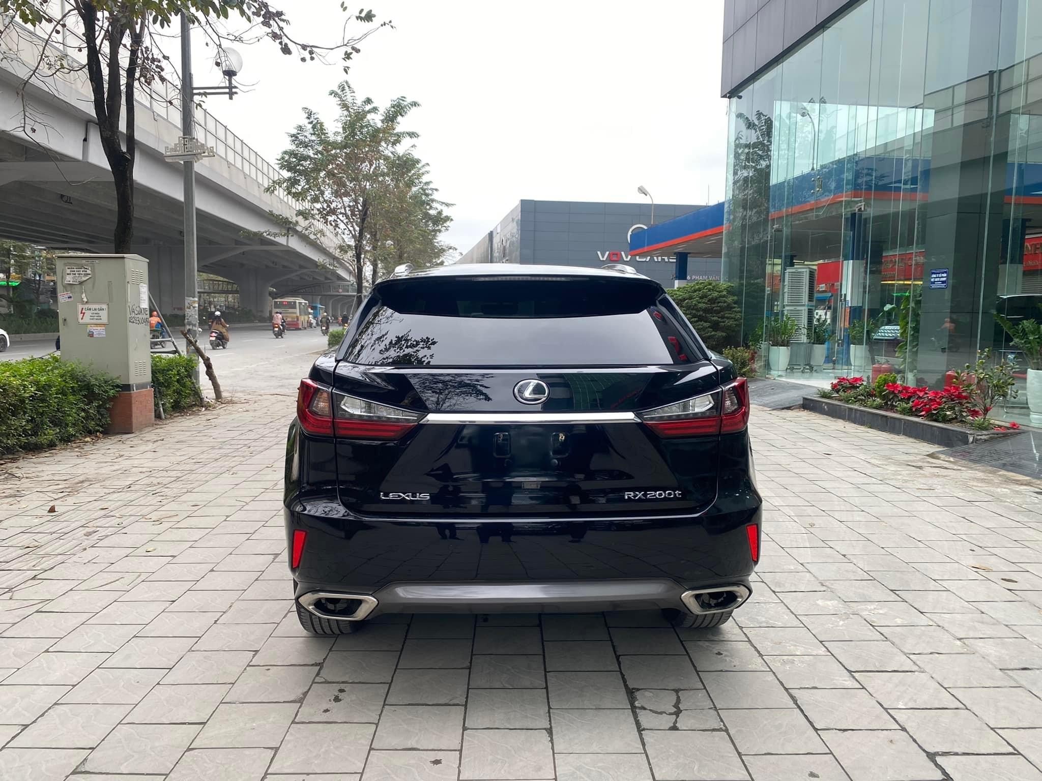 Bán Lexus RX 200T model 2017, 1 chủ từ đầu,xe lăn bánh cực ít,siêu đẹp