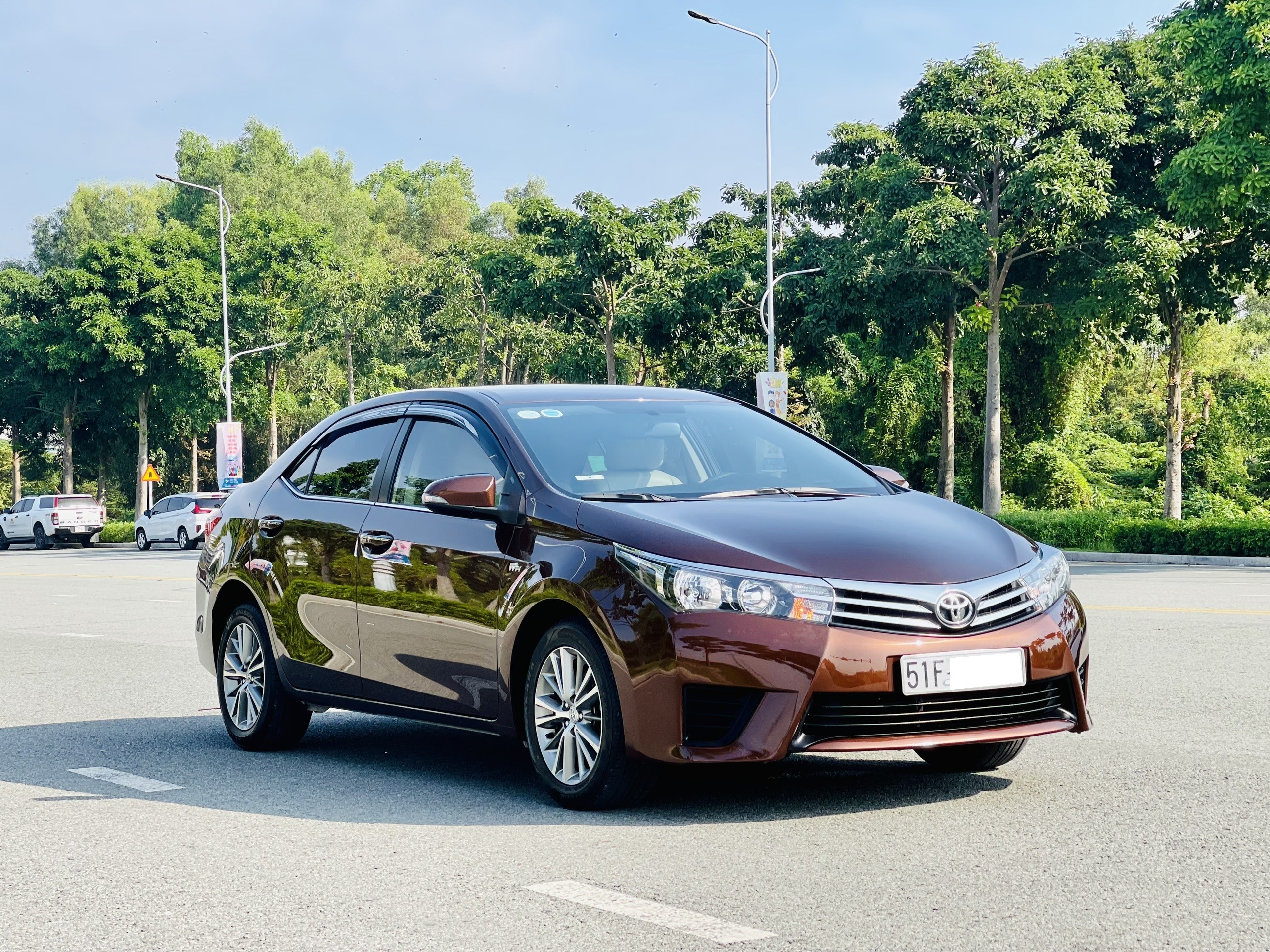 cần bán xe Toyota Corolla Altis 1.8G MT đời 2015