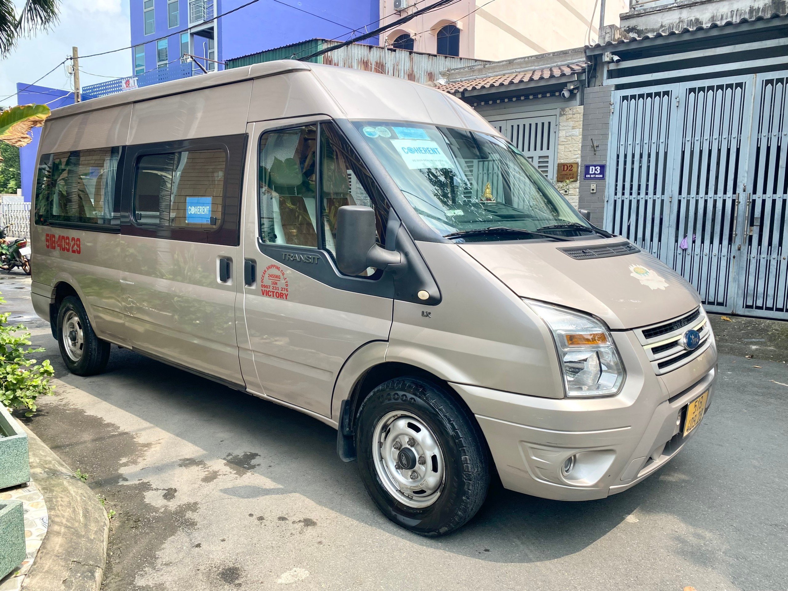 Cần bán xe Ford Transit MID đời 2019 