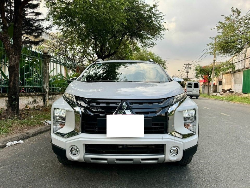 cần bán xe Mitsubishi Xpander Cross 1.5 AT đời 2023