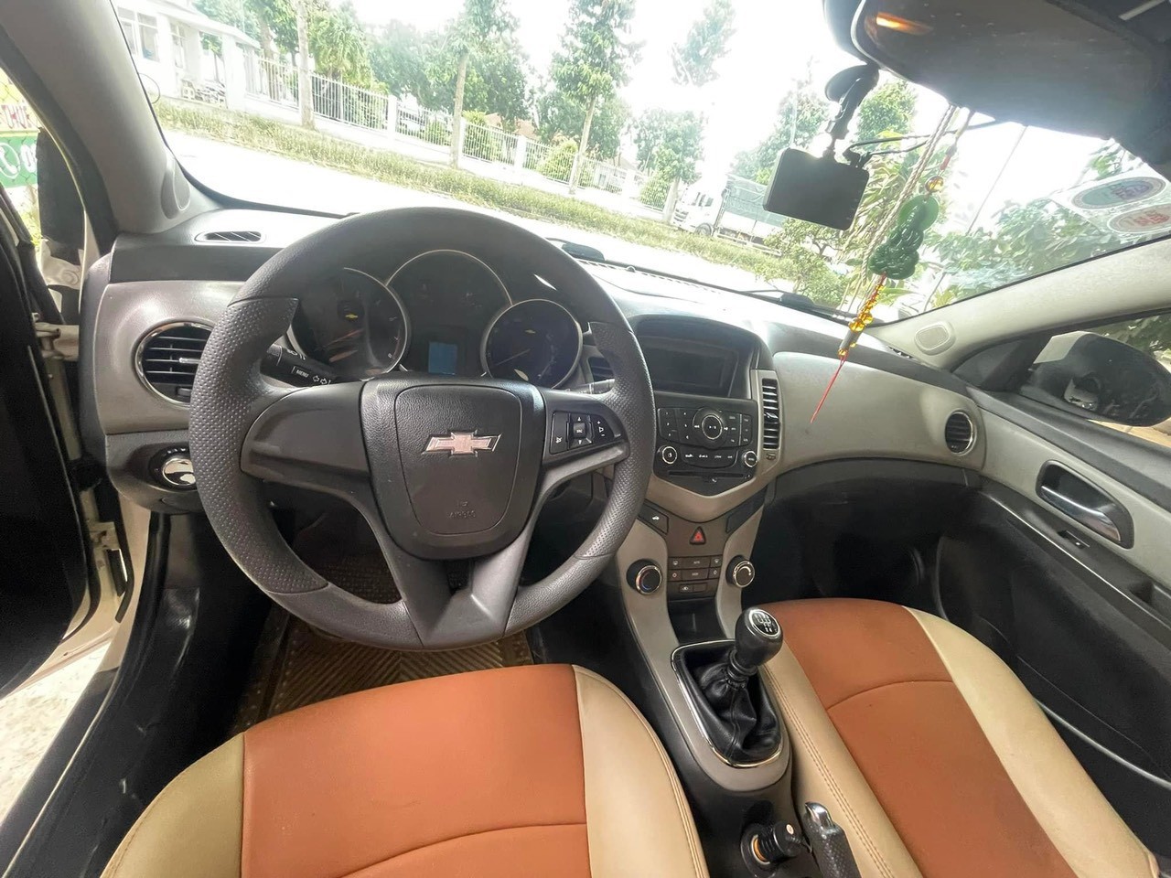 cần bán xe Chevrolet Cruze 1.6 MT đời 2017