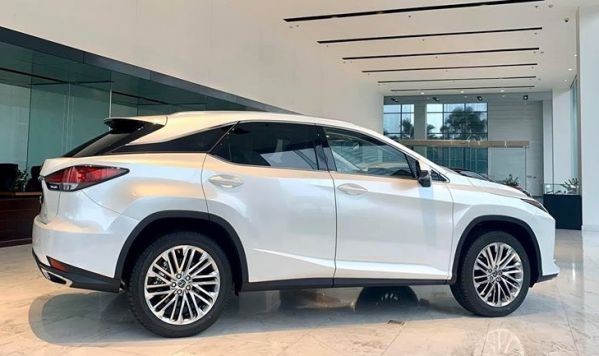 Lexus RX300 - Ông vua thống trị phân khúc