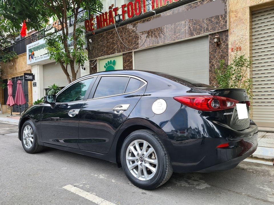 cần bán xe Mazda 3 1.5 AT đời 2018