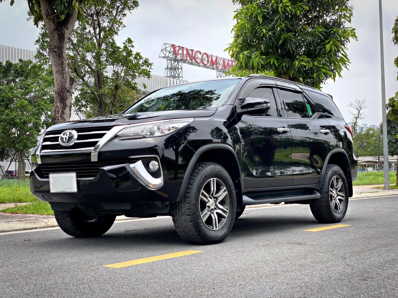 cần bán xe Toyota Fortuner 2.4G 4x2 AT đời 2019