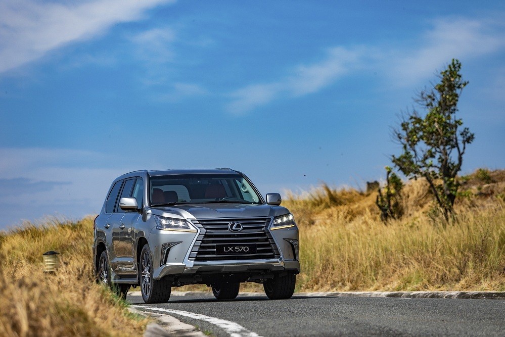 Lexus LX570 - Chuyên cơ mặt đất