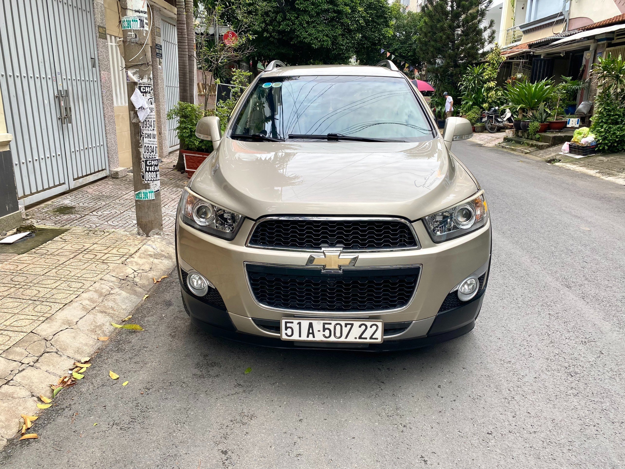 Bán xe Chevrolet Captiva LTZ 2.4 AT, đời 2014, màu Vàng nâu, giá 315 triệu