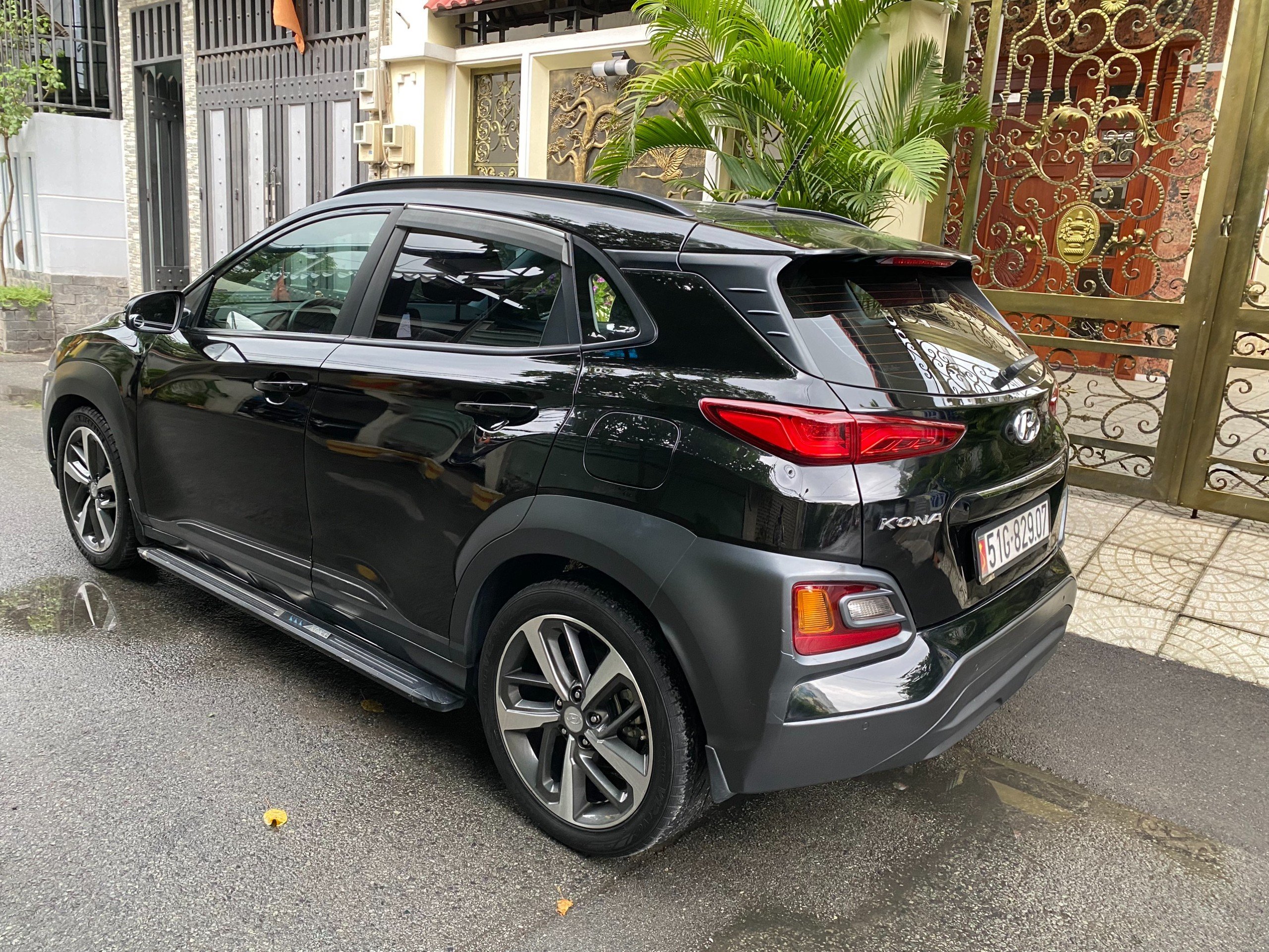 Bán xe Hyundai Kona 1.6 Turbo, đời 2019, màu Đen, nhập khẩu Thái, giá 496 triệu