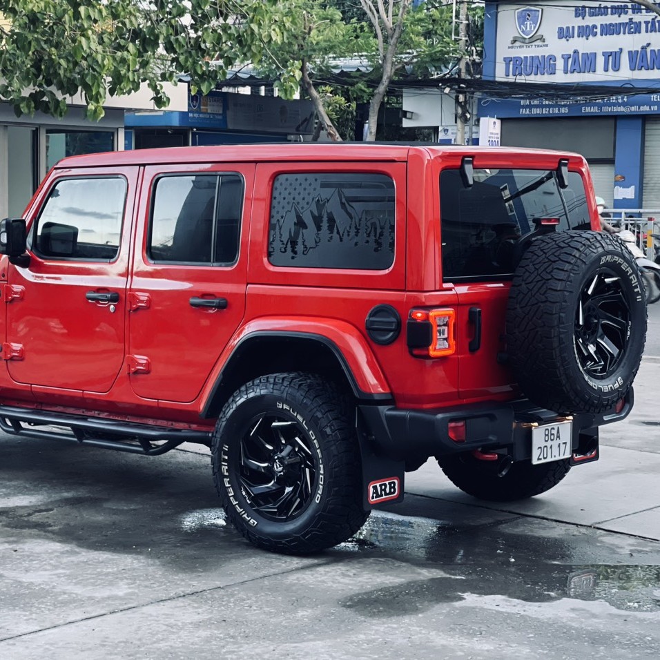 Bán xe Jeep Wrangler Rubicon, đời 2022, màu Đỏ, nhập khẩu Mỹ, giá 3,05 tỷ