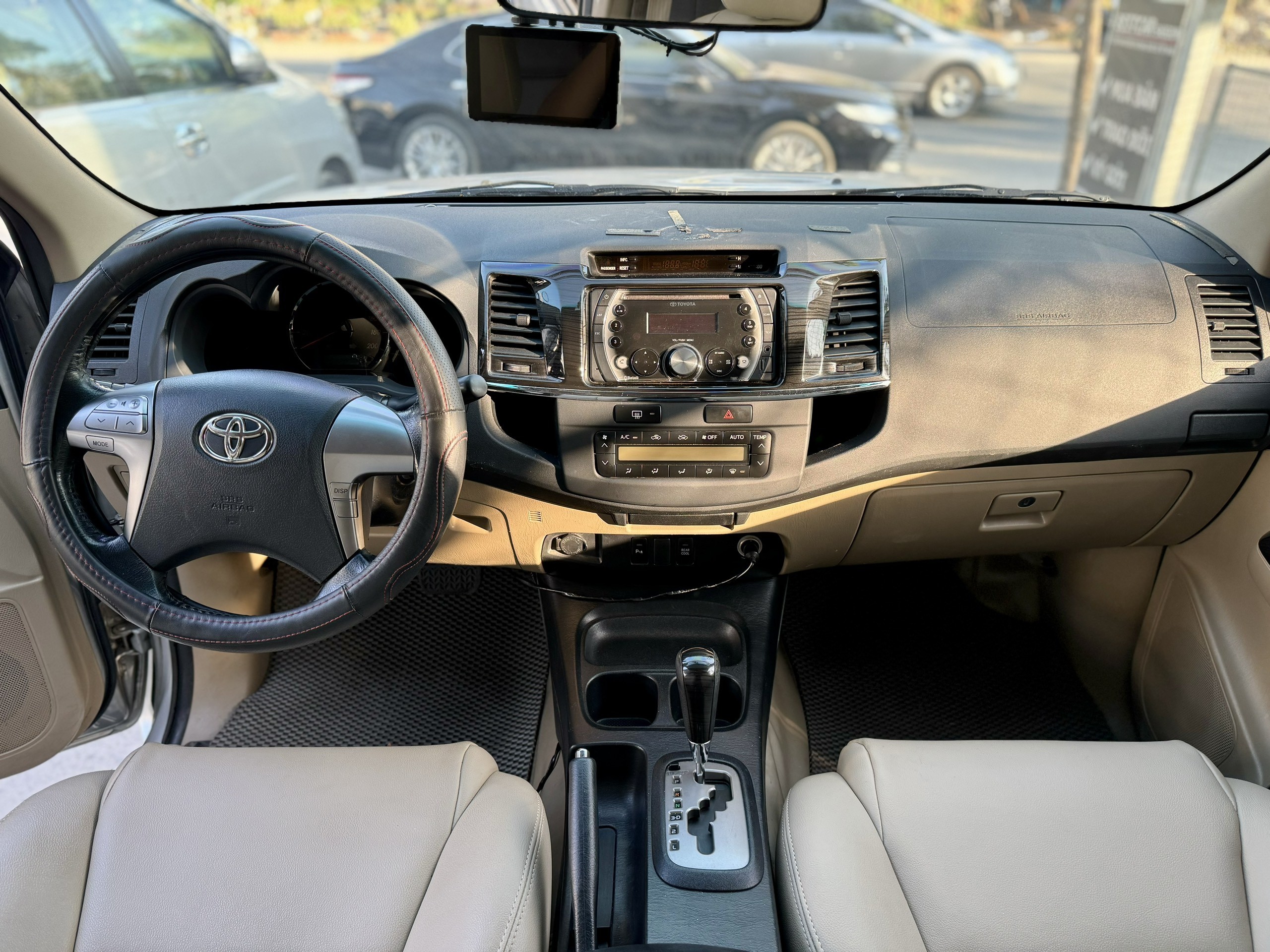 cần bán xe Toyota Fortuner 2.7V 4X2 AT đời 2016
