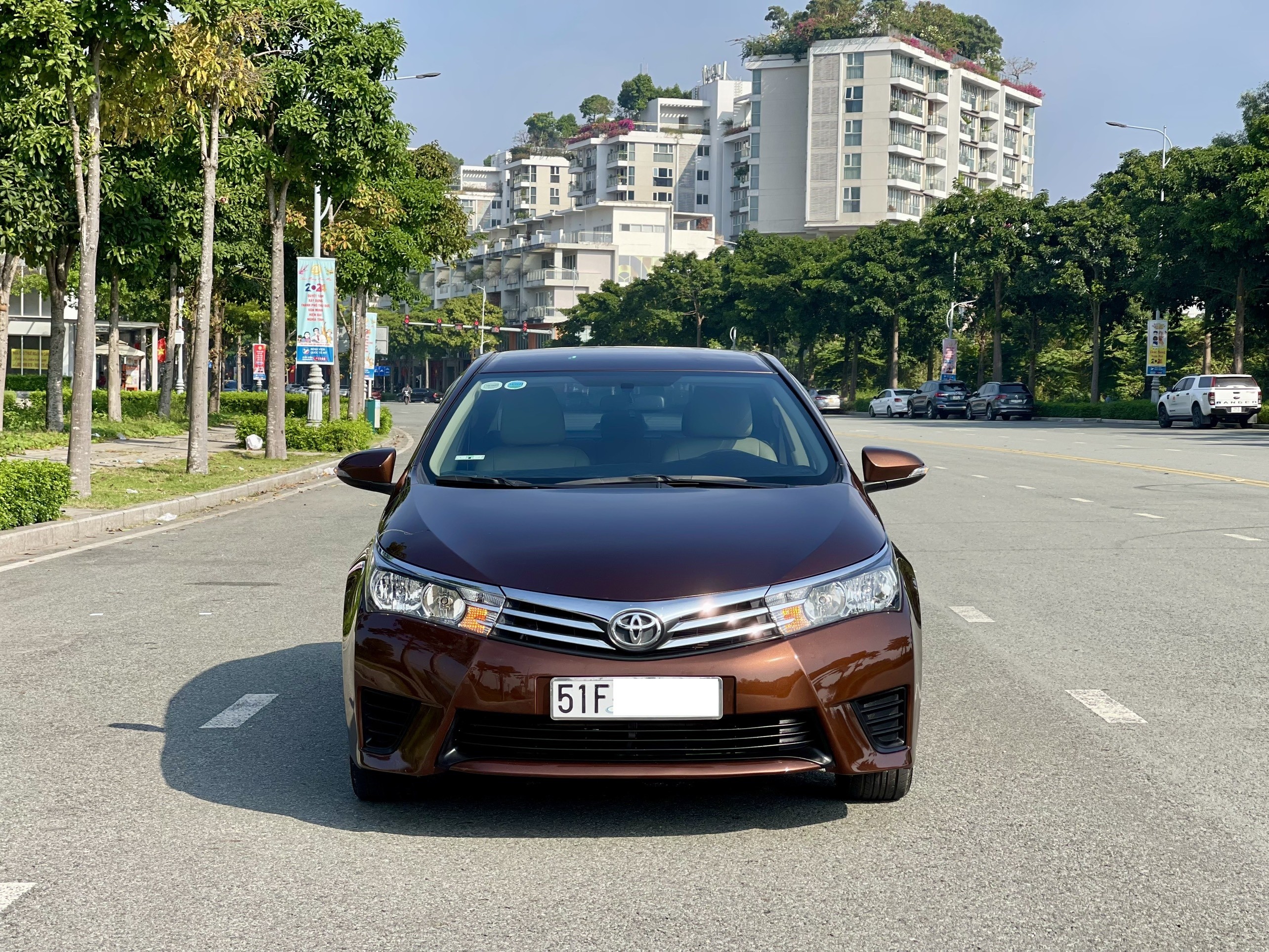 cần bán xe Toyota Corolla Altis 1.8G MT đời 2015