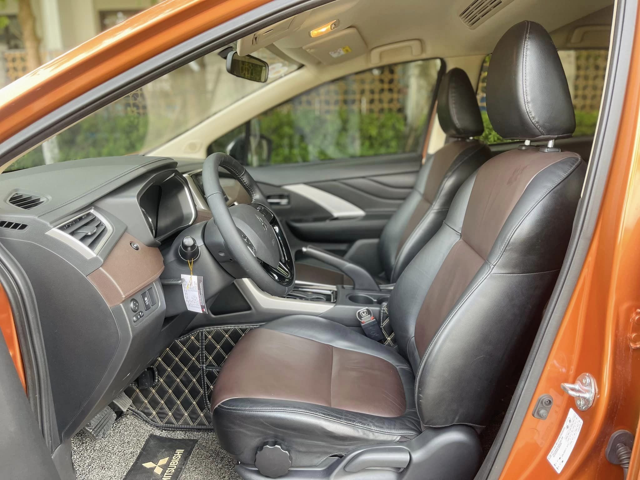 Bán xe Mitsubishi Xpander Cross full option màu cam  