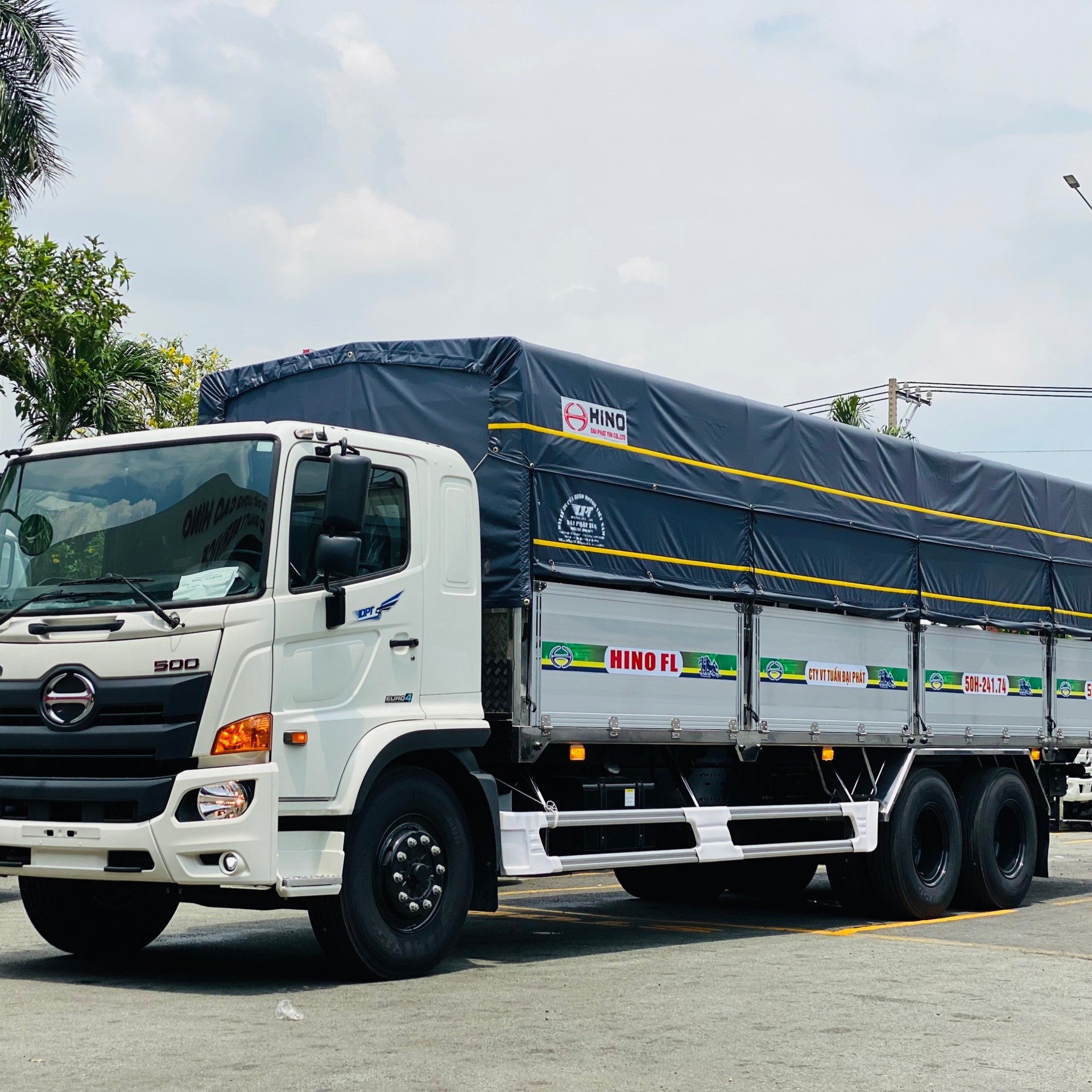 Xe tải 15 tấn Hino500 FL thùng mui bạt