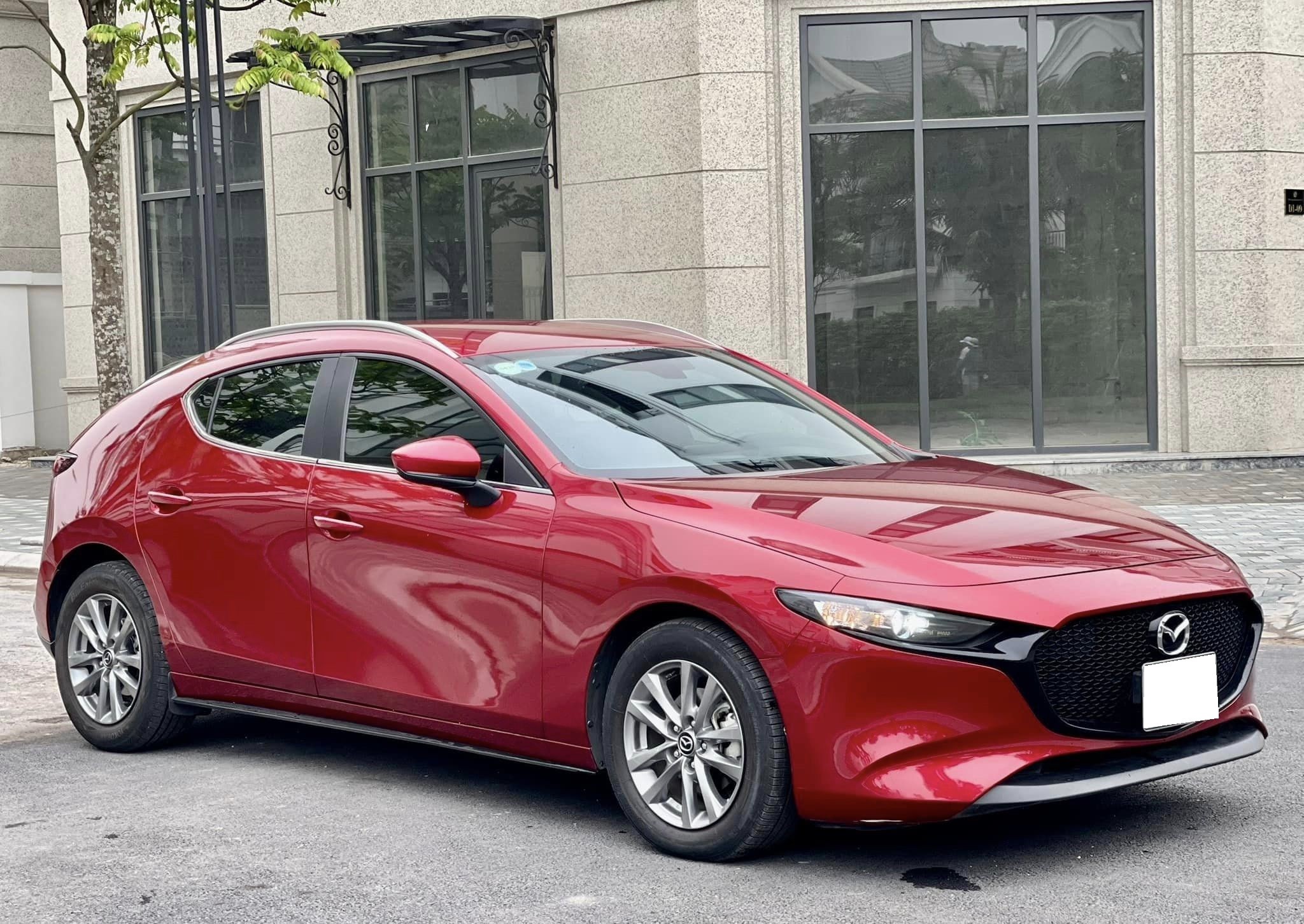 cần bán xe Mazda 3 1.5AT hatchback sport luxury đời 2021