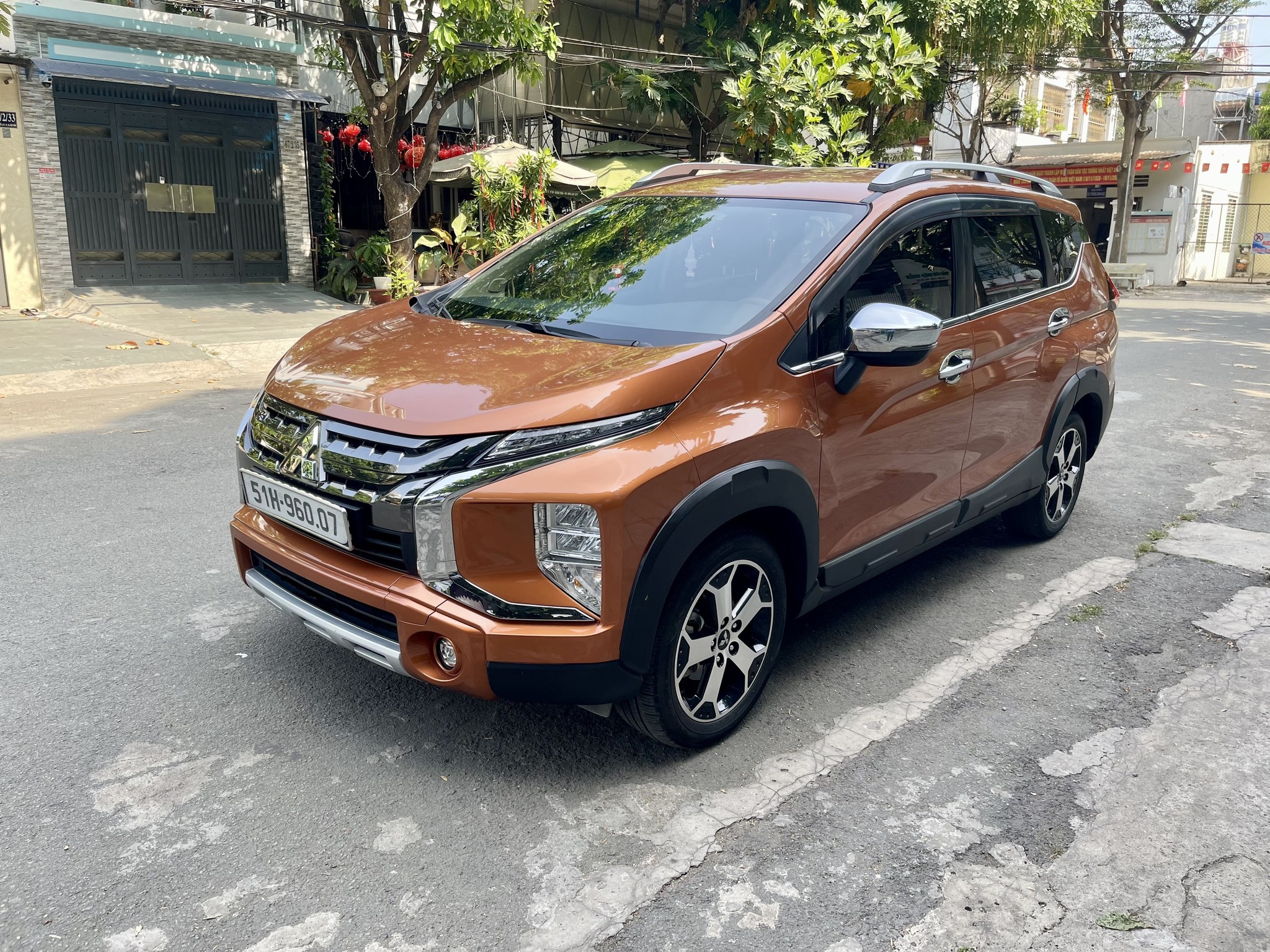 Cần bán xe Mitsubishi Xpander Cross AT đời 2022 màu cam 