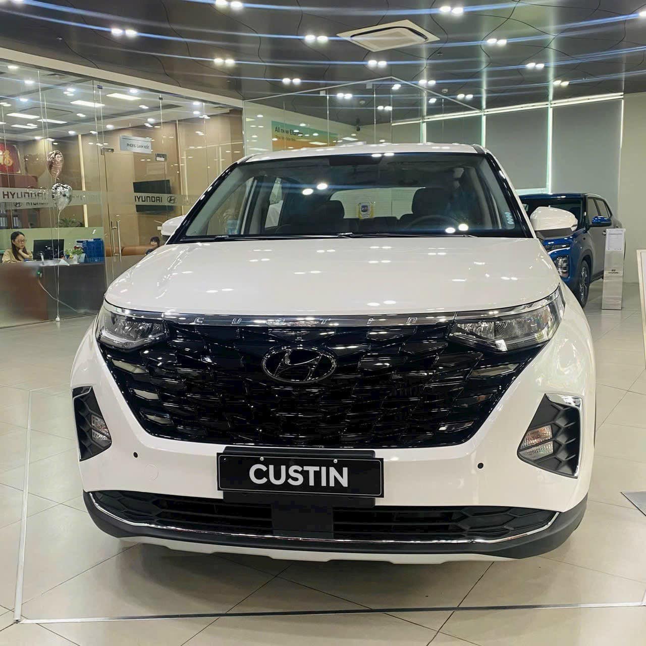 CUSTIN 1.5T ĐẶC BIỆT