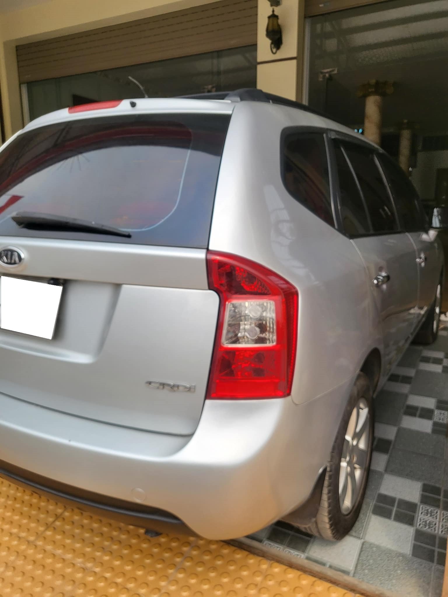 cần bán xe KIA Carens 2.0 đời 2008 số sàn