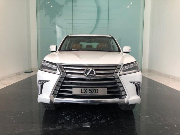 Lexus LX570 - Chuyên cơ mặt đất