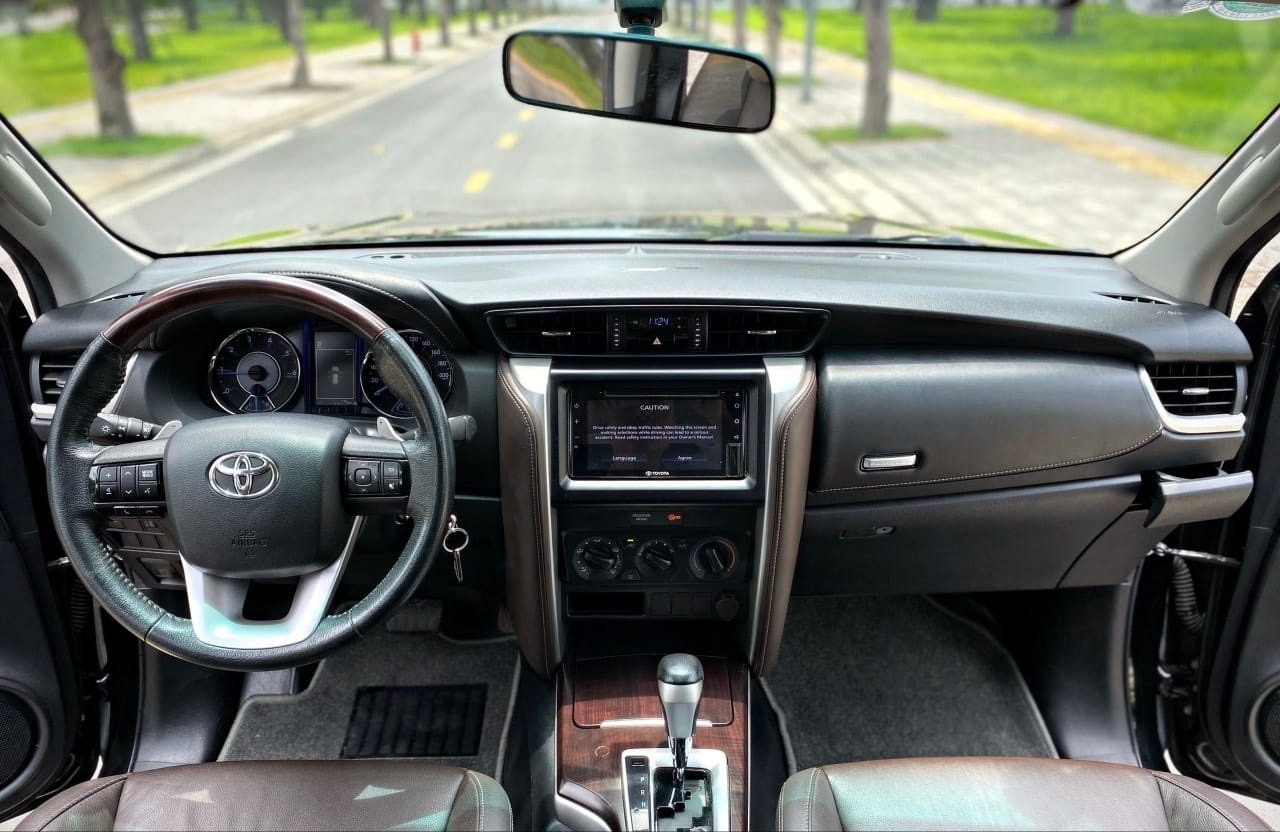 cần bán xe Toyota Fortuner 2.4G 4x2 AT đời 2019