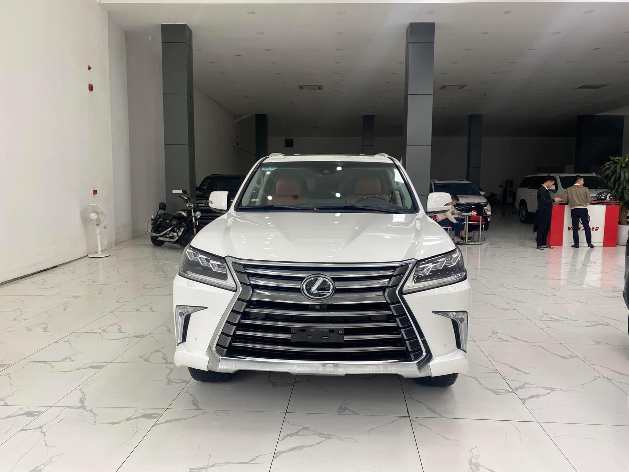 Bán Lexus LX570 nhập trung Đông, sản xuất 2016, 1 chủ, hoá đơn cao.