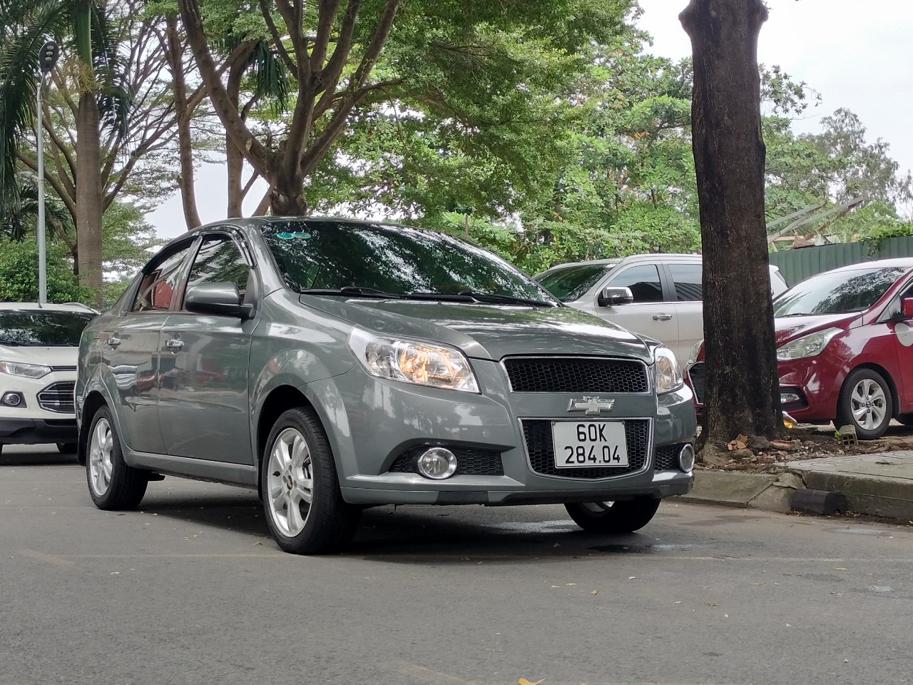 cần bán xe Chevrolet Aveo 1.5 AT đời 2015