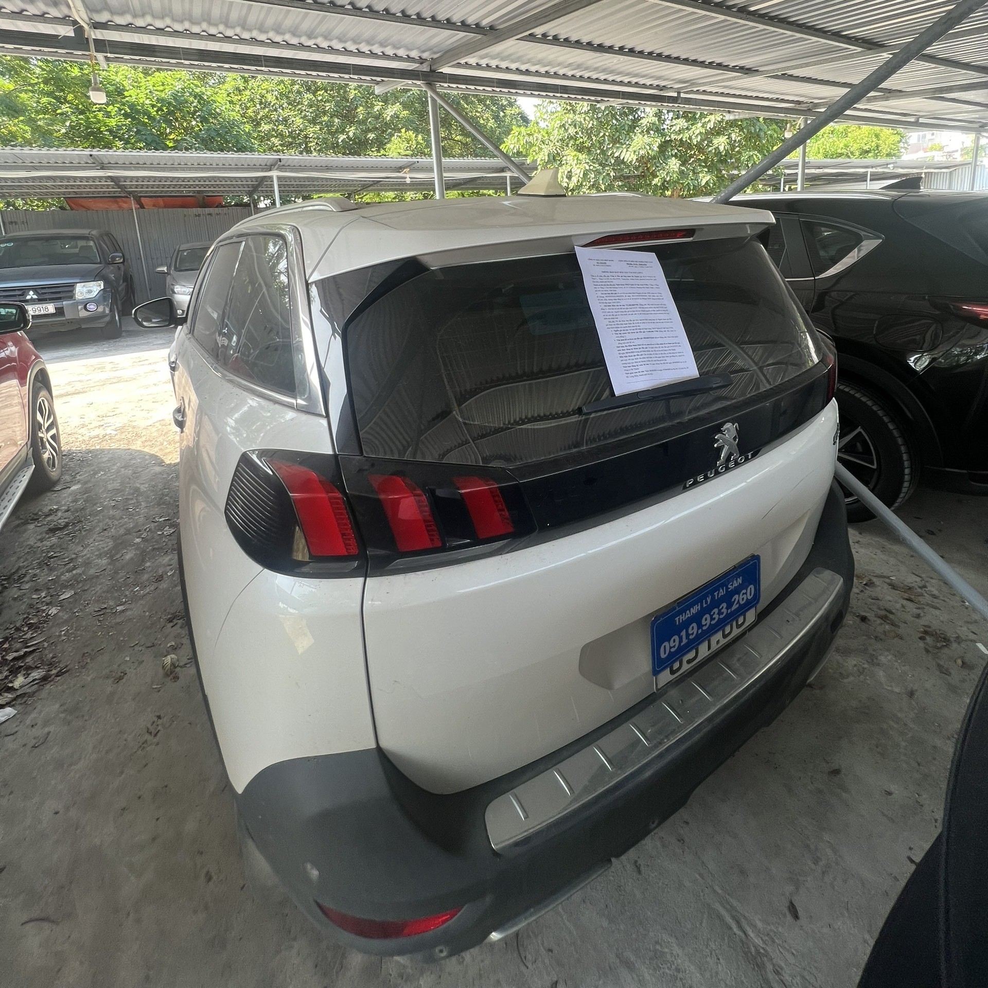 Công ty Đấu giá Hợp danh Hà Thành bán đấu giá: 01 xe ô tô con nhãn hiệu Peugeot, số loại: 5008