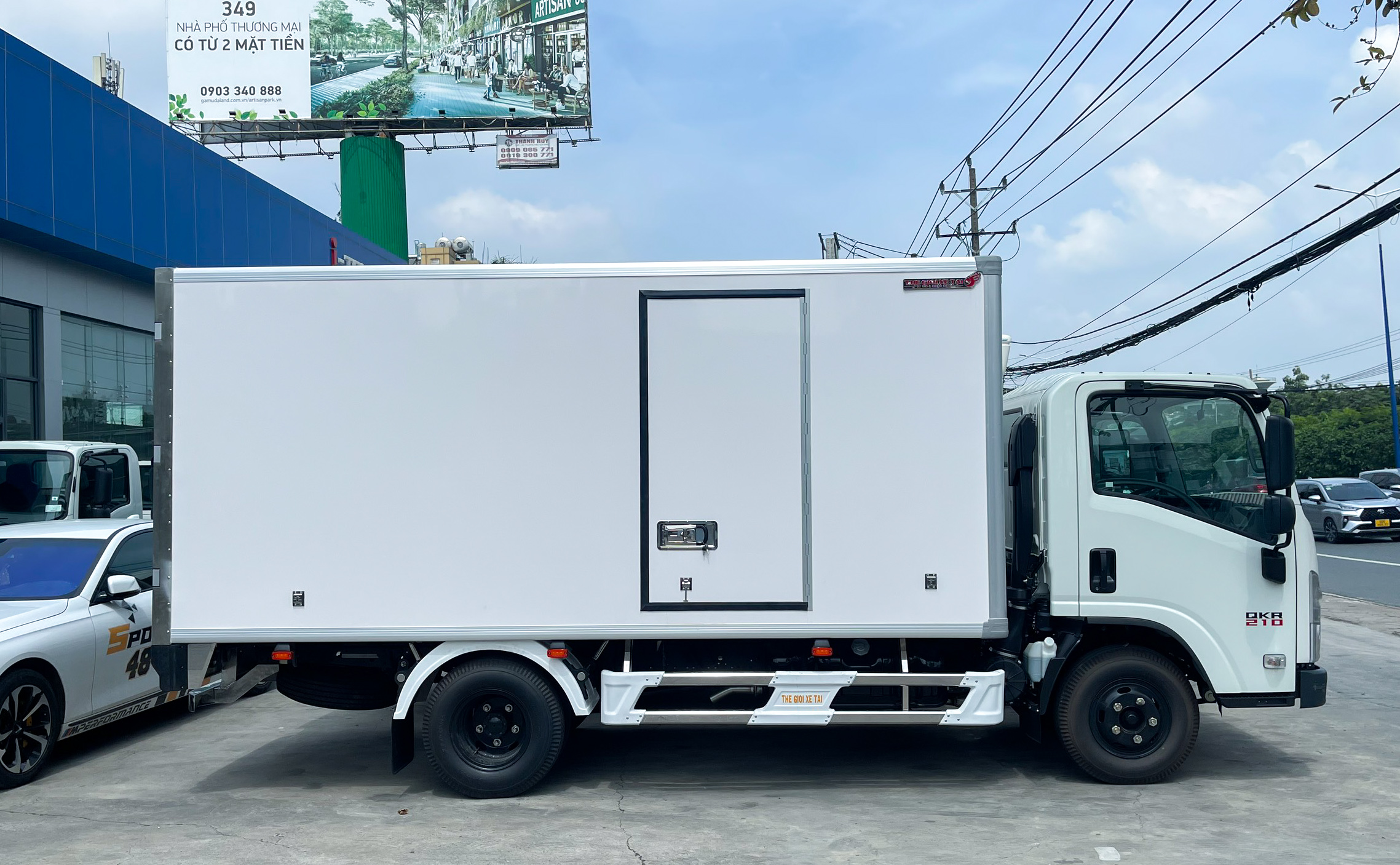 ISUZU QKR 210 thùng bảo ôn, chuyên chở trái cây, hải sản