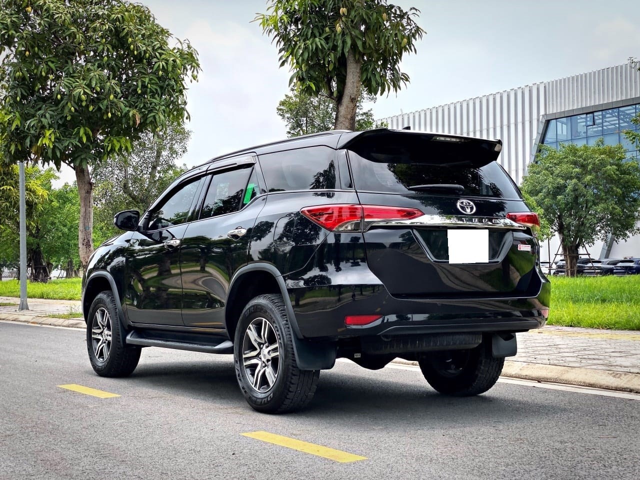 cần bán xe Toyota Fortuner 2.4G 4x2 AT đời 2019