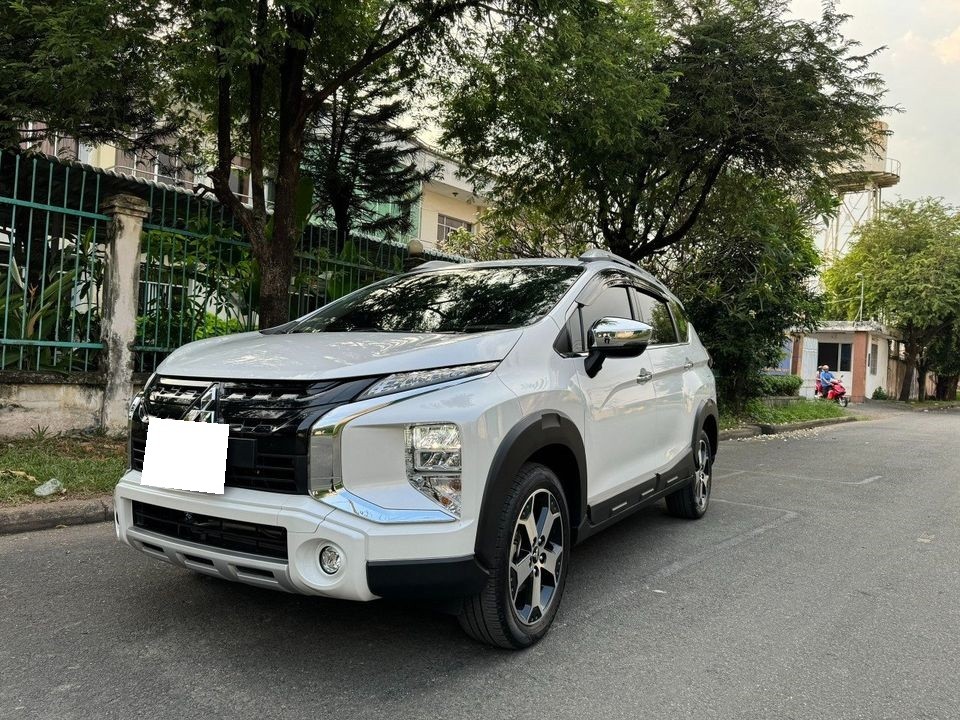 cần bán xe Mitsubishi Xpander Cross 1.5 AT đời 2023