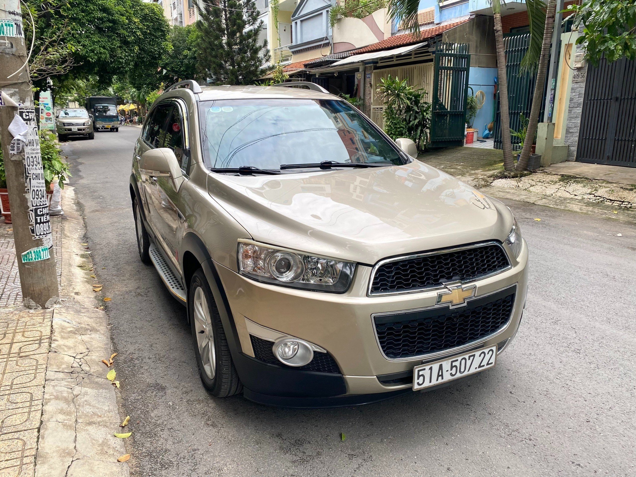 Cần bán xe Chevrolet Captiva LTZ đời 2013