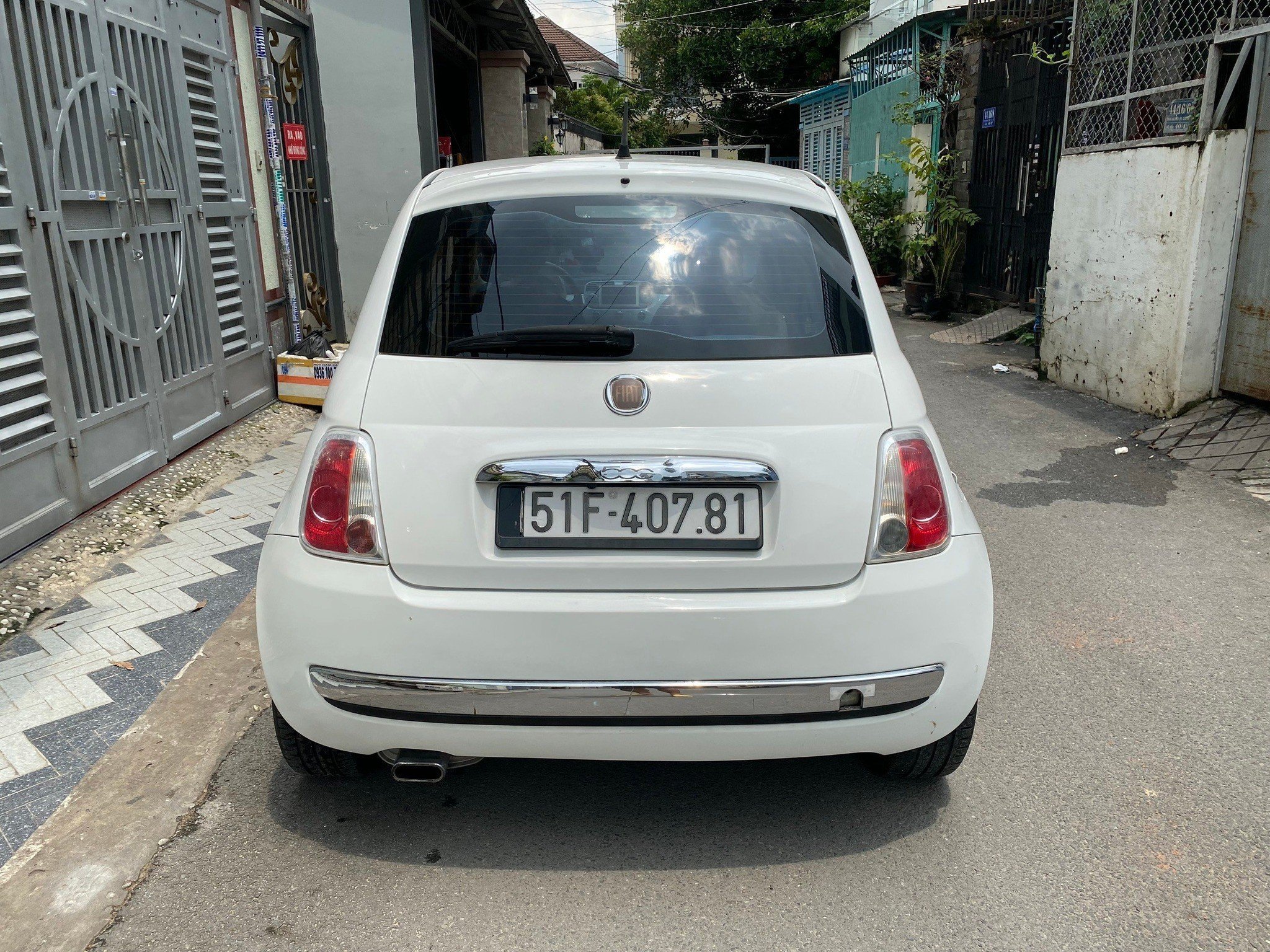 Bán xe Fiat 500 sx 2010, số tự động, màu trắng, nhập italia