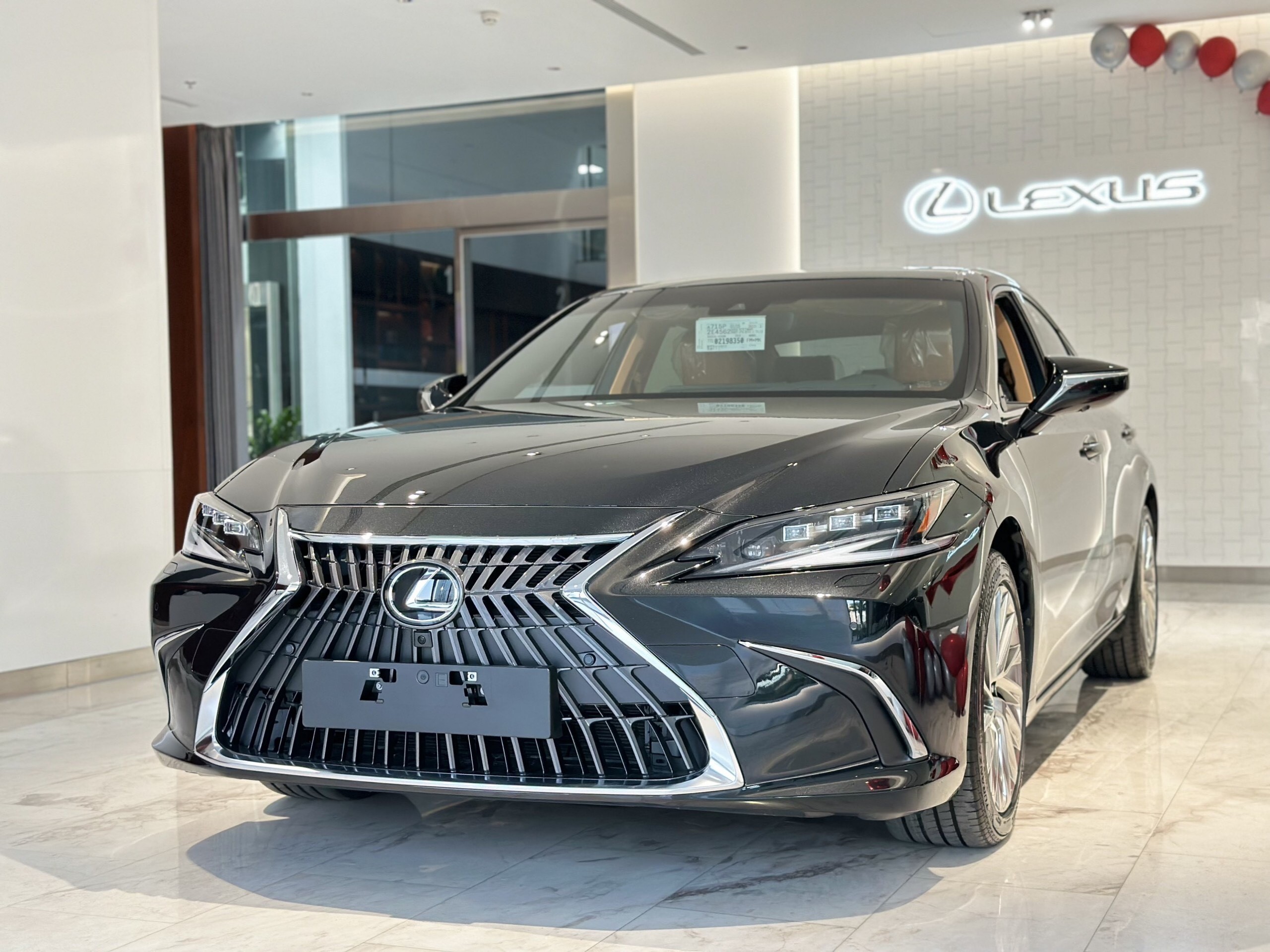 Lexus ES300h (xăng điện) đời 2024