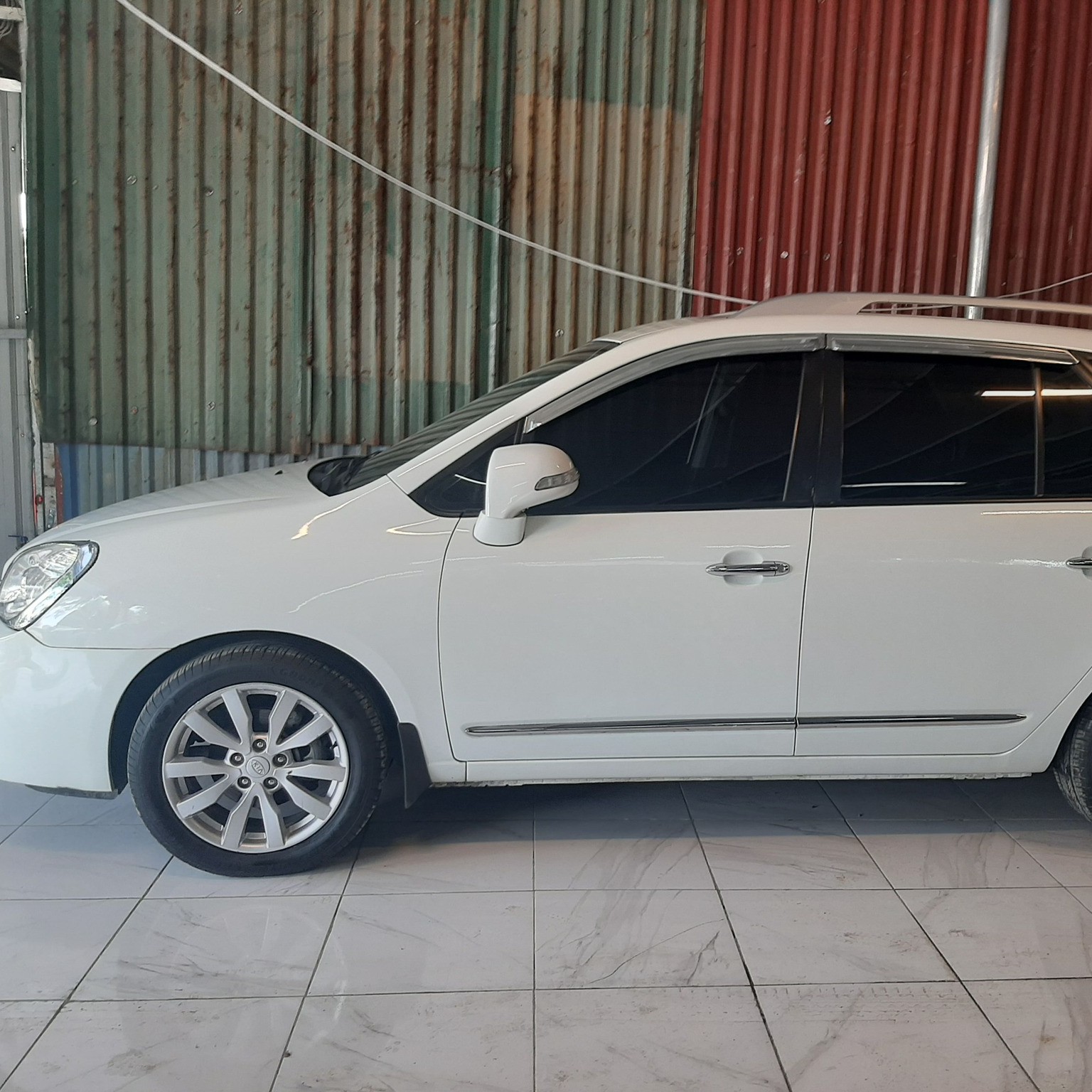 cần bán xe KIA Carens 2.0 AT đời 2011