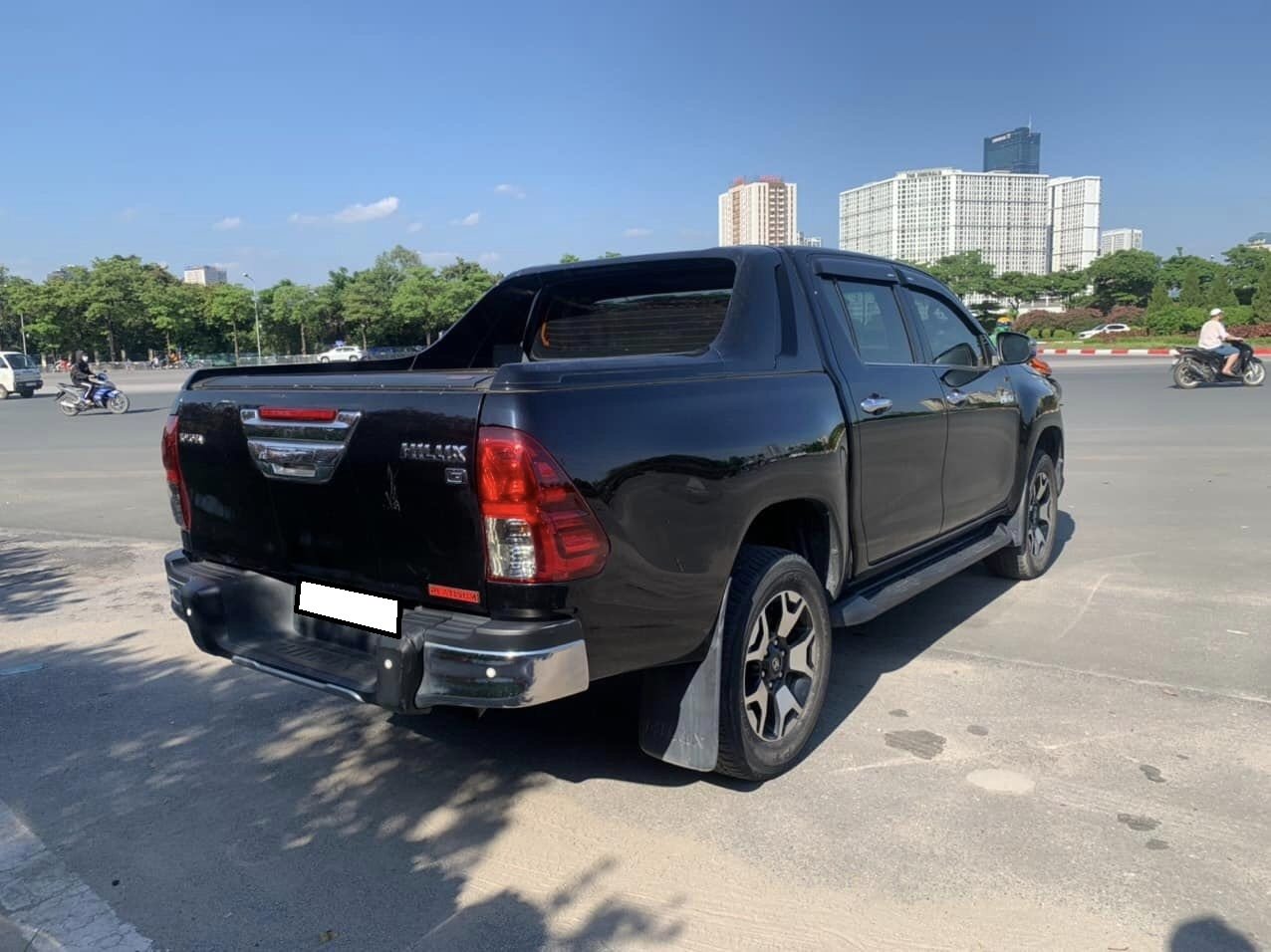 cần bán xe Toyota Hilux 4x4 Full 2 cầu đời 2019