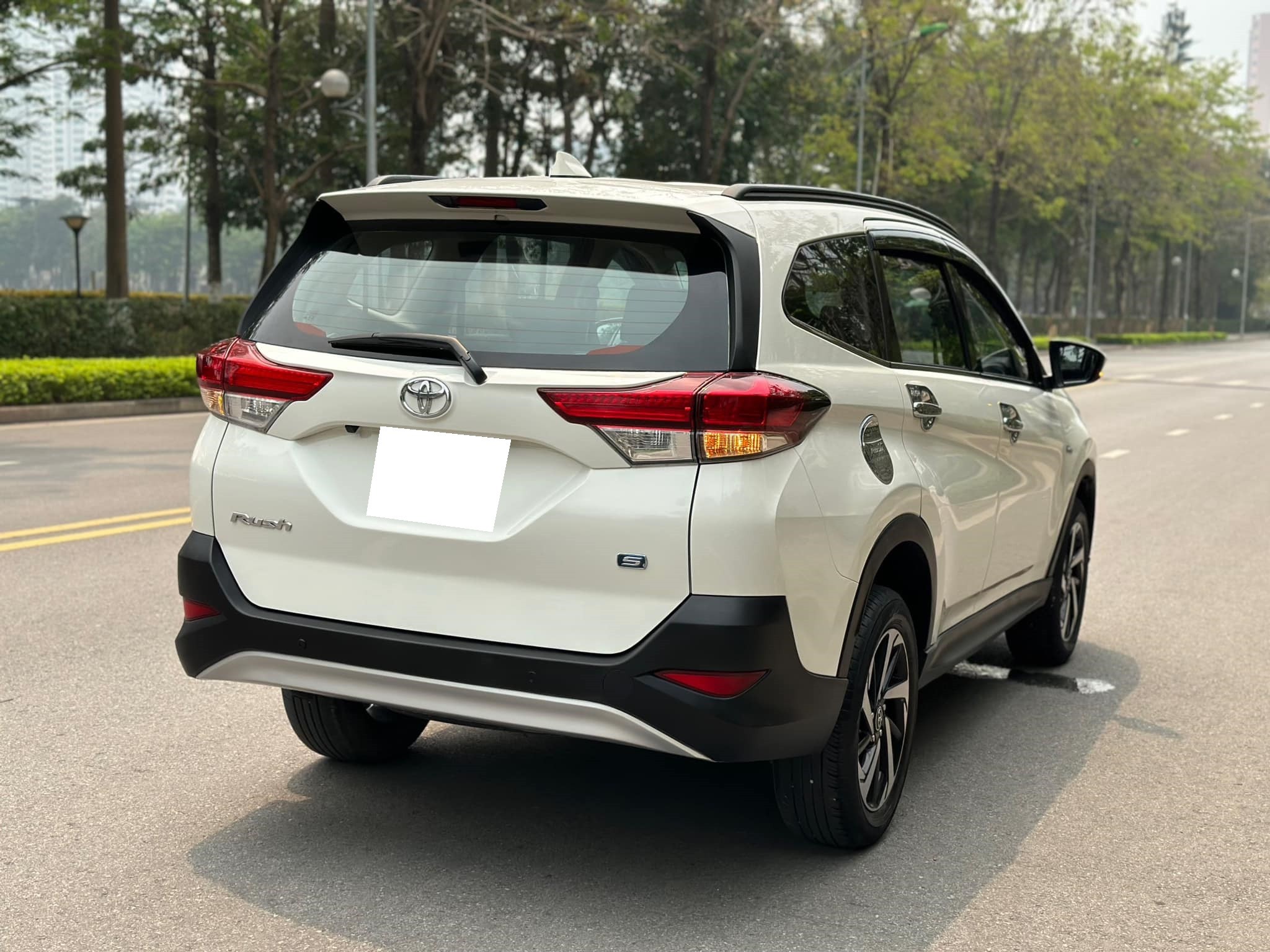 cần bán xe Toyota Rush 1.5 AT đời 2019