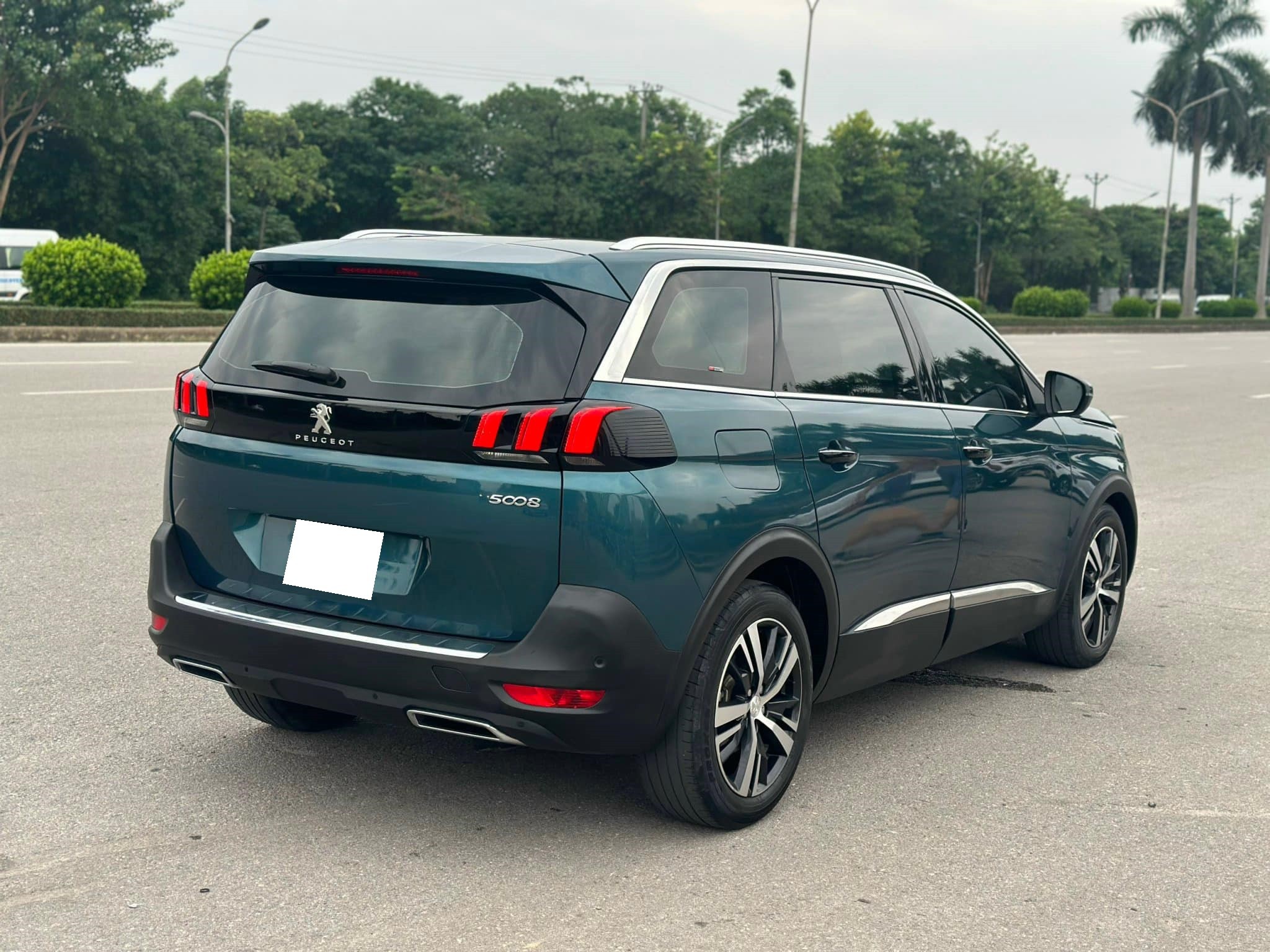 cần bán xe Peugeot 5008 1.6 AT đời 2019