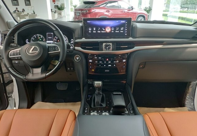 Lexus LX570 - Chuyên cơ mặt đất