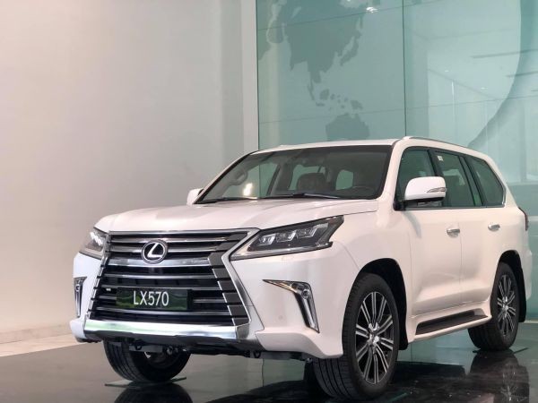 Lexus LX570 - Chuyên cơ mặt đất