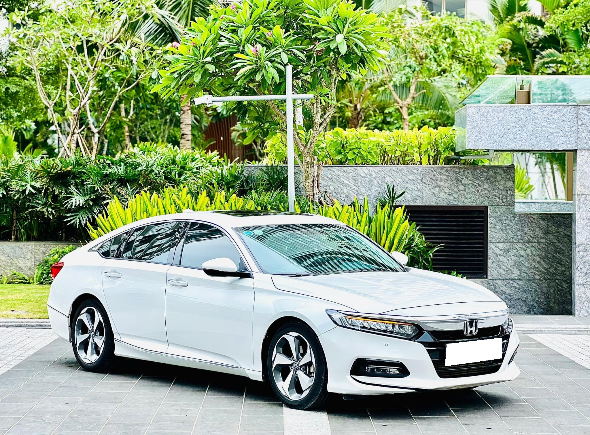 cần bán xe Honda Accord 1.5 turbo đời 2021