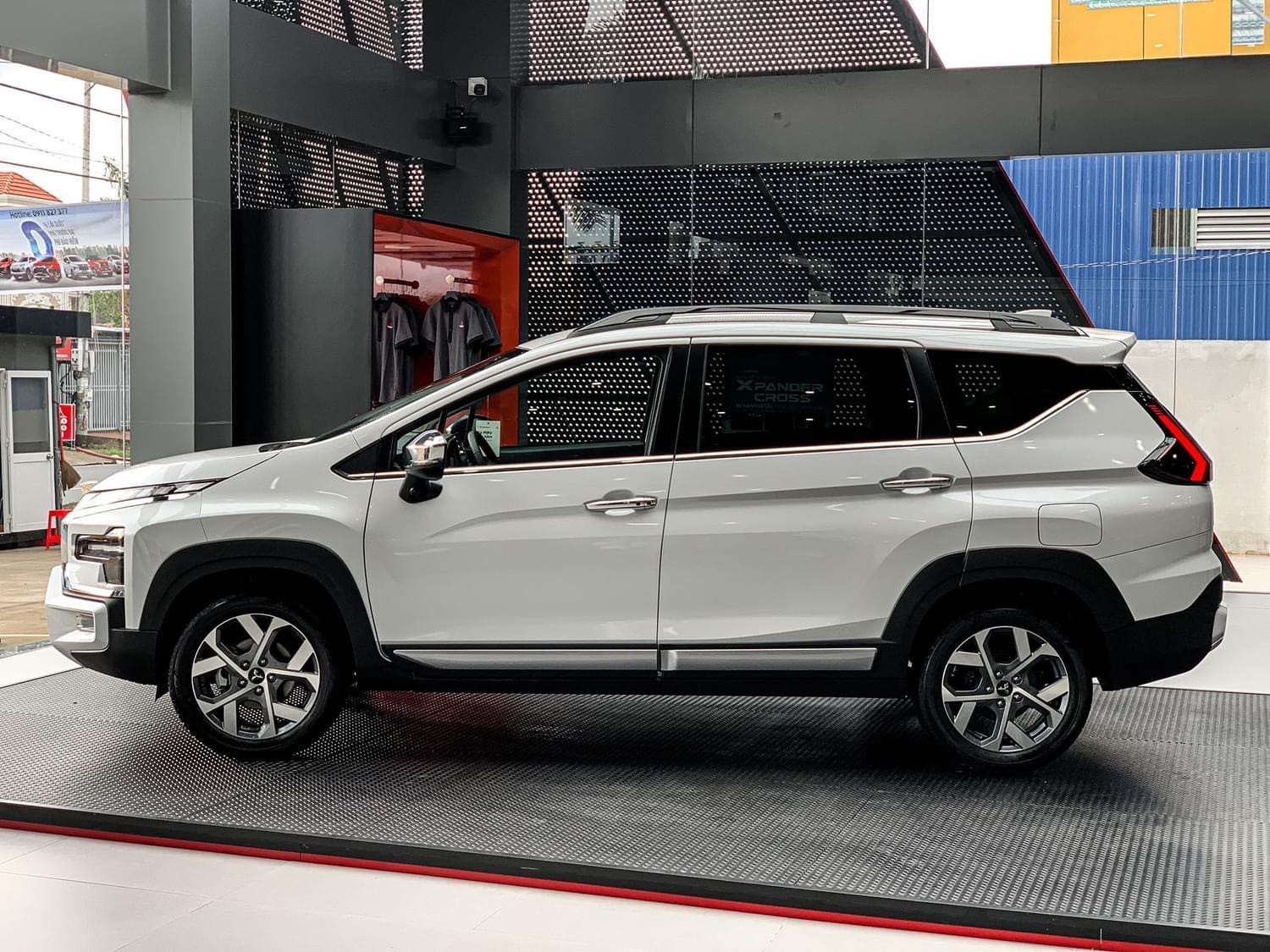 cần bán xe Mitsubishi Xpander Cross đời 2024