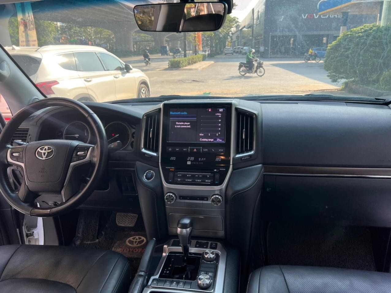 Bán Toyota Land Cruiser 4.6 V8, sản xuất 2019, 1 chủ từ mới, xe mới.
