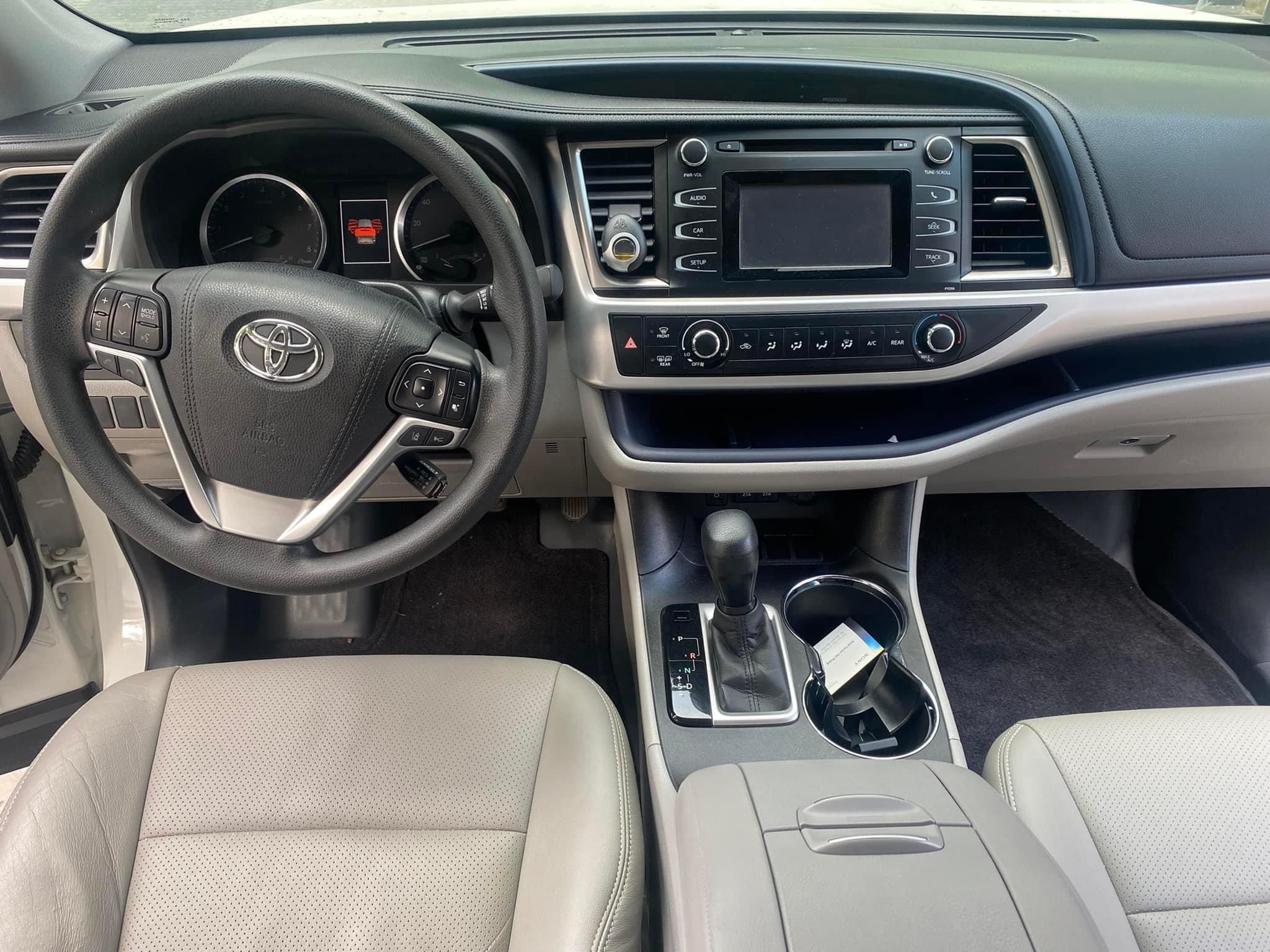 Toyota Highlander 2.7 nhập Mỹ, sản xuất 2017, 1 chủ từ mới, xe mới 99%